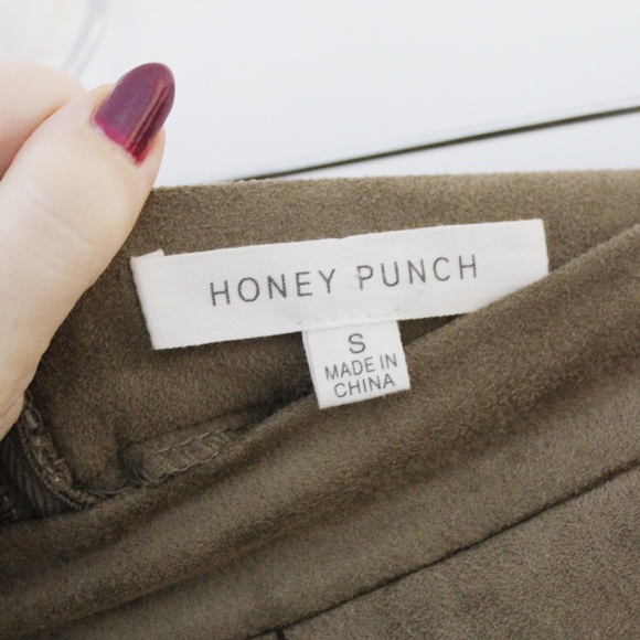 Honey Punch Jackie’s Faux Suede Pleated Mini Skirt - Picture 5 of 7